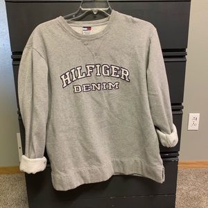 Oversized Tommy Hilfiger sweatshirt